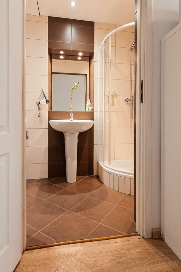 קרקוב Umbrella Guest Rooms מראה חיצוני תמונה